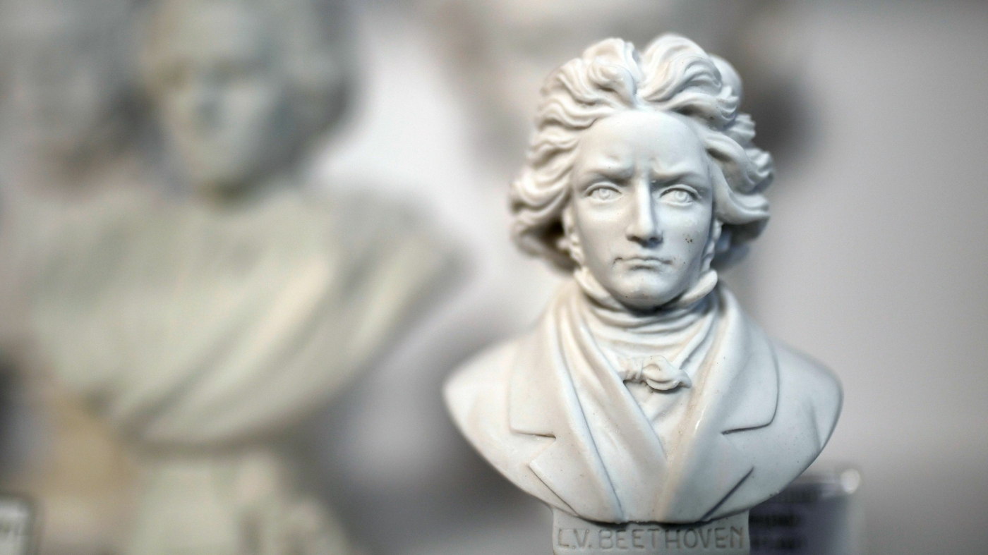 Scientists search through Beethoven’s DNA to understand composer’s many ailments : Shots