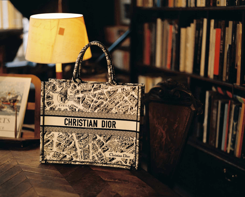 Making a Statement with Personalized Tote Bags for Fashion Lovers